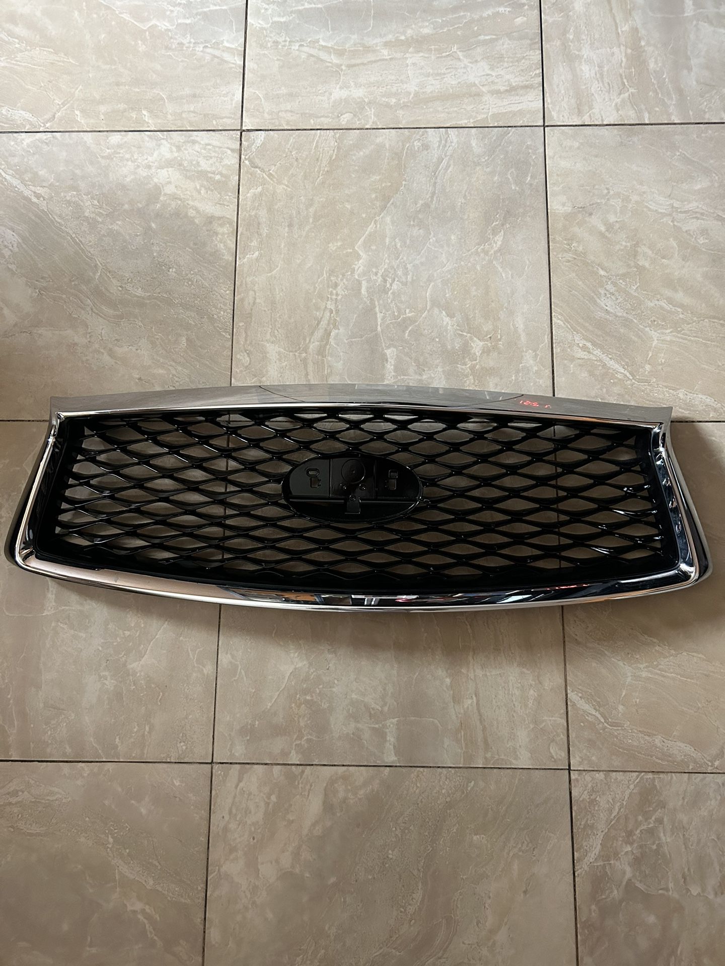 GLOSS BLACK GRILLE with CHROME OUTLINE