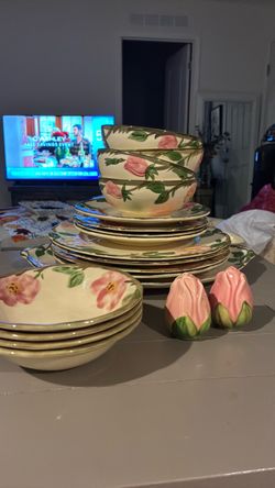 Kitchen ware.