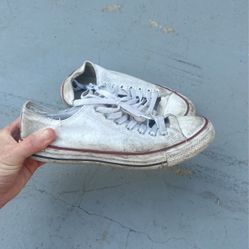 Men’s 9 Women’s 11 White Converse All Stars 