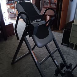 INNOVA inversion table