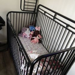 Black Metal Crib & Mattress With Toddler Bed Extension 