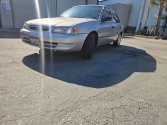 2000 toyota corolla muy buenas condiciones llantas nuevas , ac frio todo al 100