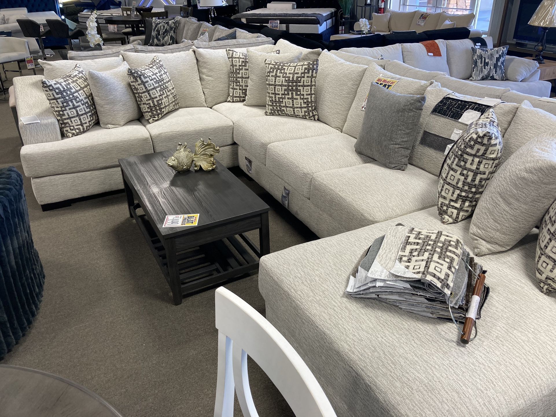 Brand New Sectional!! Innerspring Cushions!!