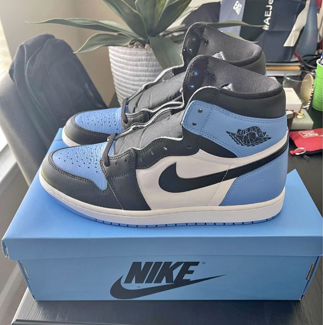 Air Jordan 1 UNC TOE size 11