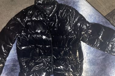 Calvin Klein Men's Snap Front Puffer Jacket for Sale in Federal Way,  Washington - OfferUp