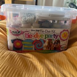 Tulip Tie-Dye Kit