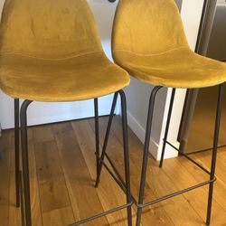 2 Bar Stools 