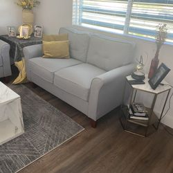 3 Set Couch - Barely Used 