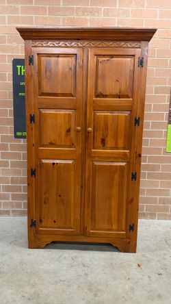 Armoire Wardrobe/Dresser