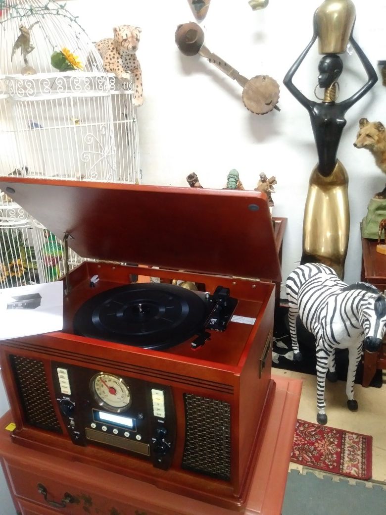 Nice all in one vintage record player / tape player / stereo for sale 📻