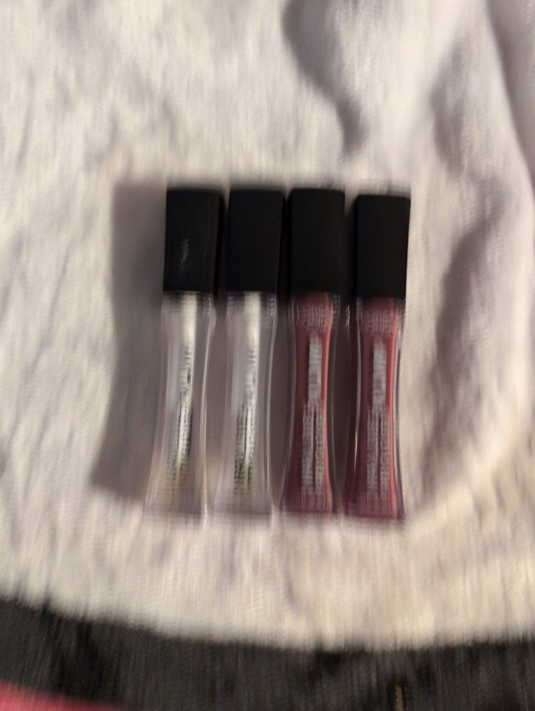 L'Oreal Infallible Plump Lip Gloss 4 Count True Berry And Mirror