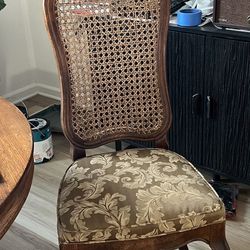 4 Dining Chairs 