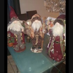 3 Santas