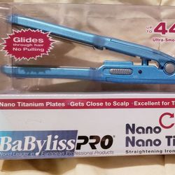 Babyliss Pro Nano Titanium 1" Wide Ceramic 440 F Flat Iron Travel Purse New