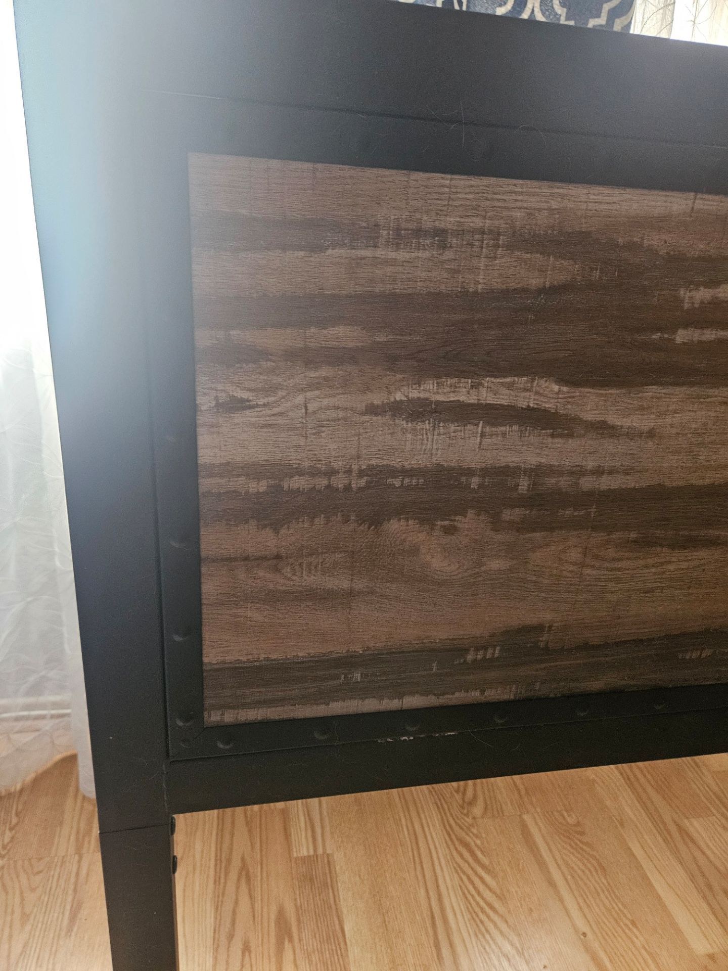 Queen Size Bed Frame – Like New – Wayfair