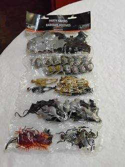 Halloween Party Favors 100-Piece Set