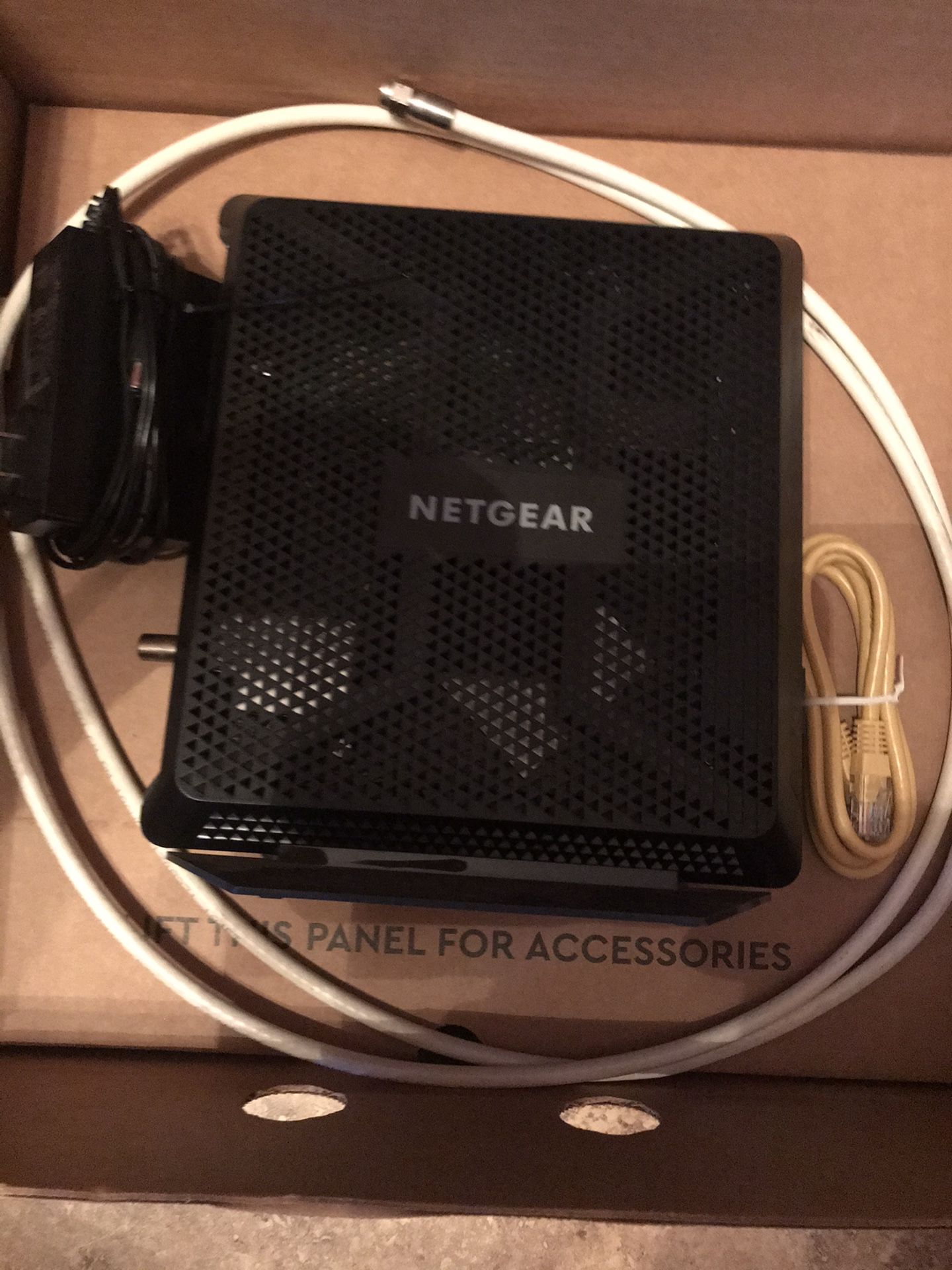 NETGEAR Nighthawk C7000 AC1900 DOCSIS 3.0 Router Modem