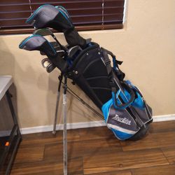 Almost New Left Handed Golf Clubs Set With Bag