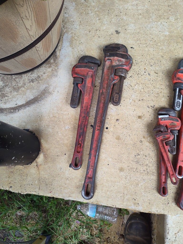 Pipe Wreches