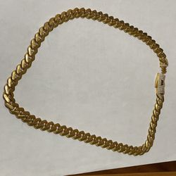 22in Cuban Link Chain 22kt Gold