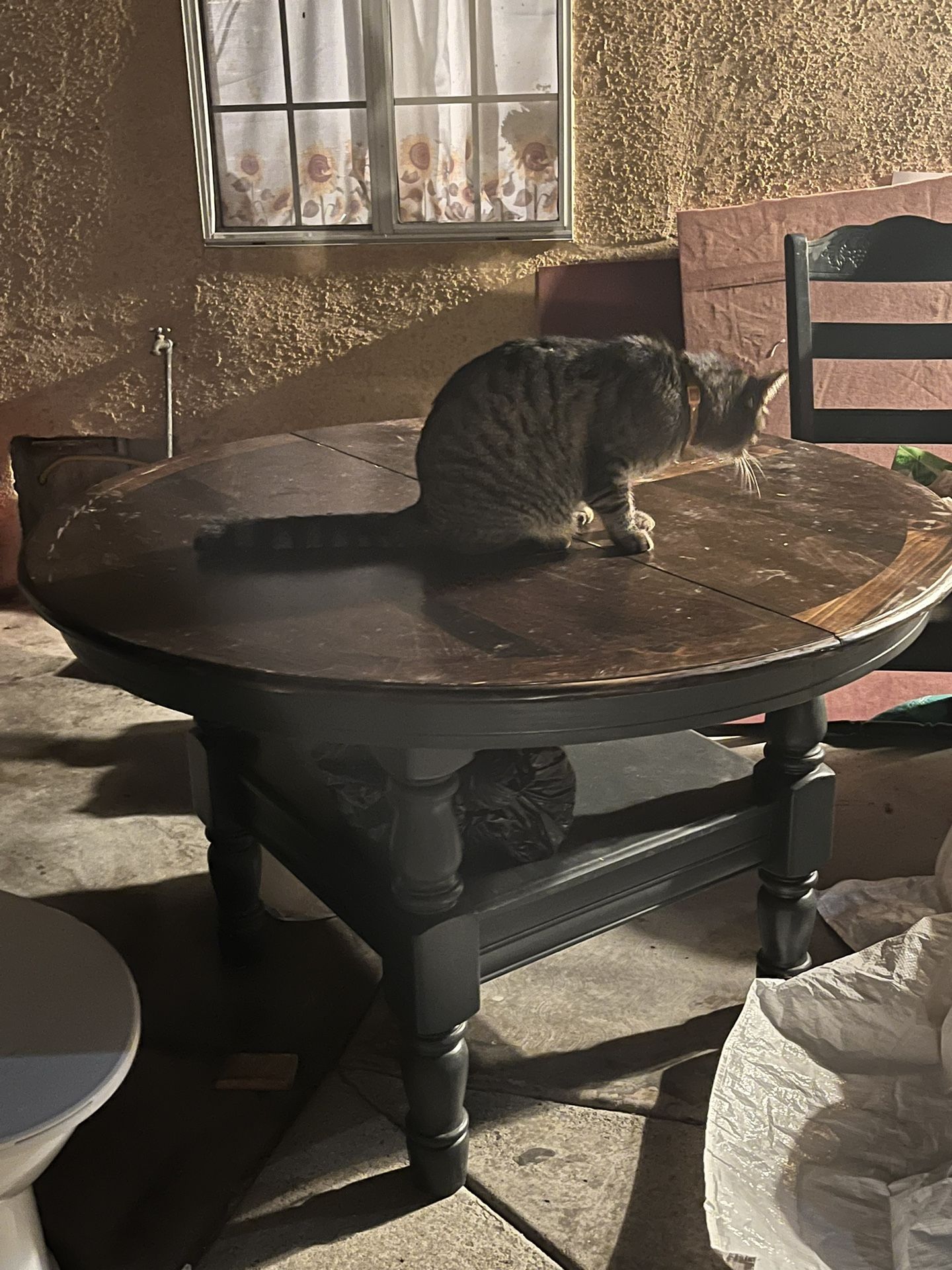 Wooden Table With Chairs 