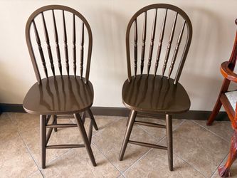 Set of 2 Solid Wood Windsor Dining Chairs – Excellent Condition