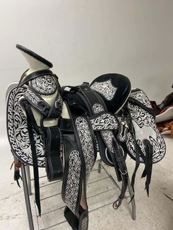 Montura charra bordada