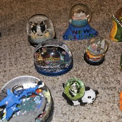 Snowglobes And Figurines