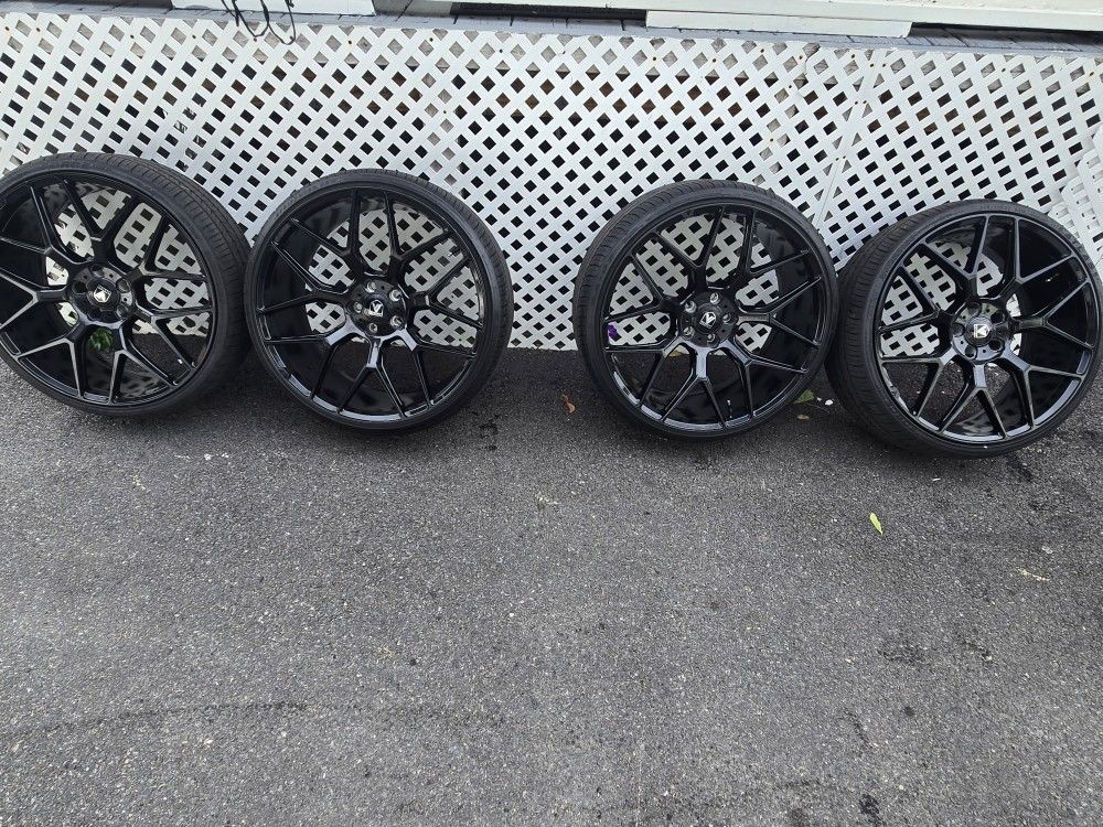 5x114 22x9 Offset 32 22x10.5 Offset 35