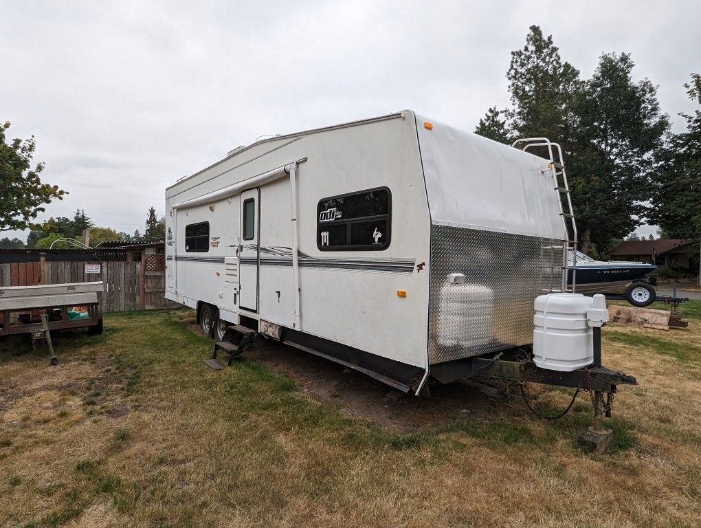 2004 Desert Fox Toy hauler 