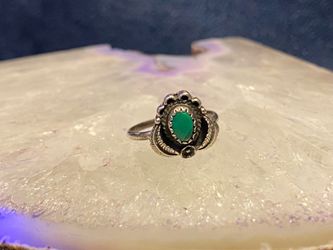 Vintage NA sterling Malachite ring
