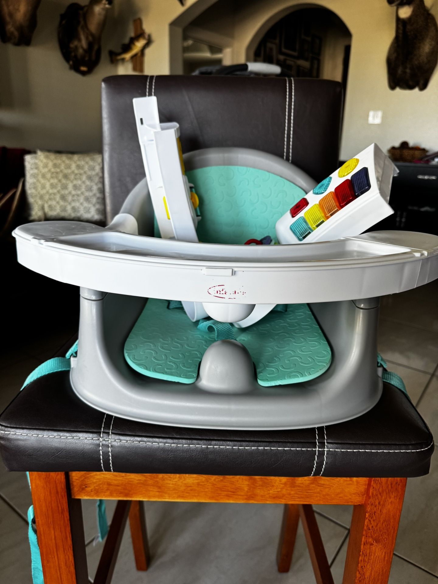 Infantino Music and Lights 3-in-1 Discovery Seat and Booster, Choose Color