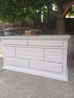 Dresser, for refurbishing