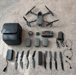 DJI Mavic 2 Zoom Fly More Combo - Excellent Condition