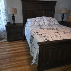 Queen Bedroom Set