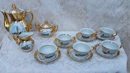Vintage top of the line German gold tea pot and cup set. 15 pcs. made by Bavaria.