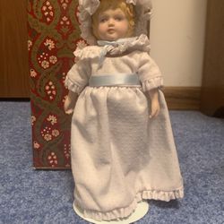 Vintage Avon Victorian collector doll