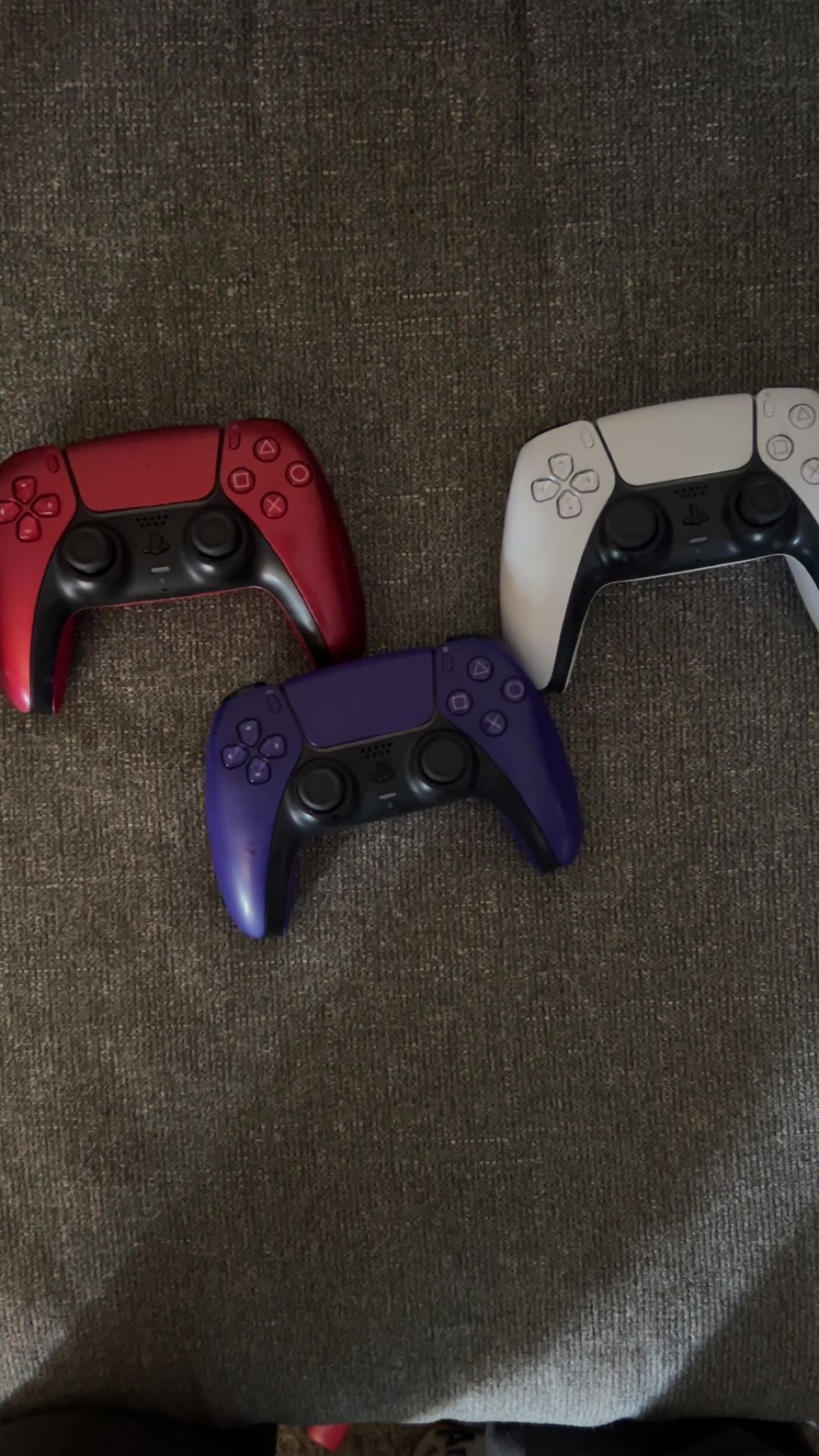 3 Ps5 Controllers