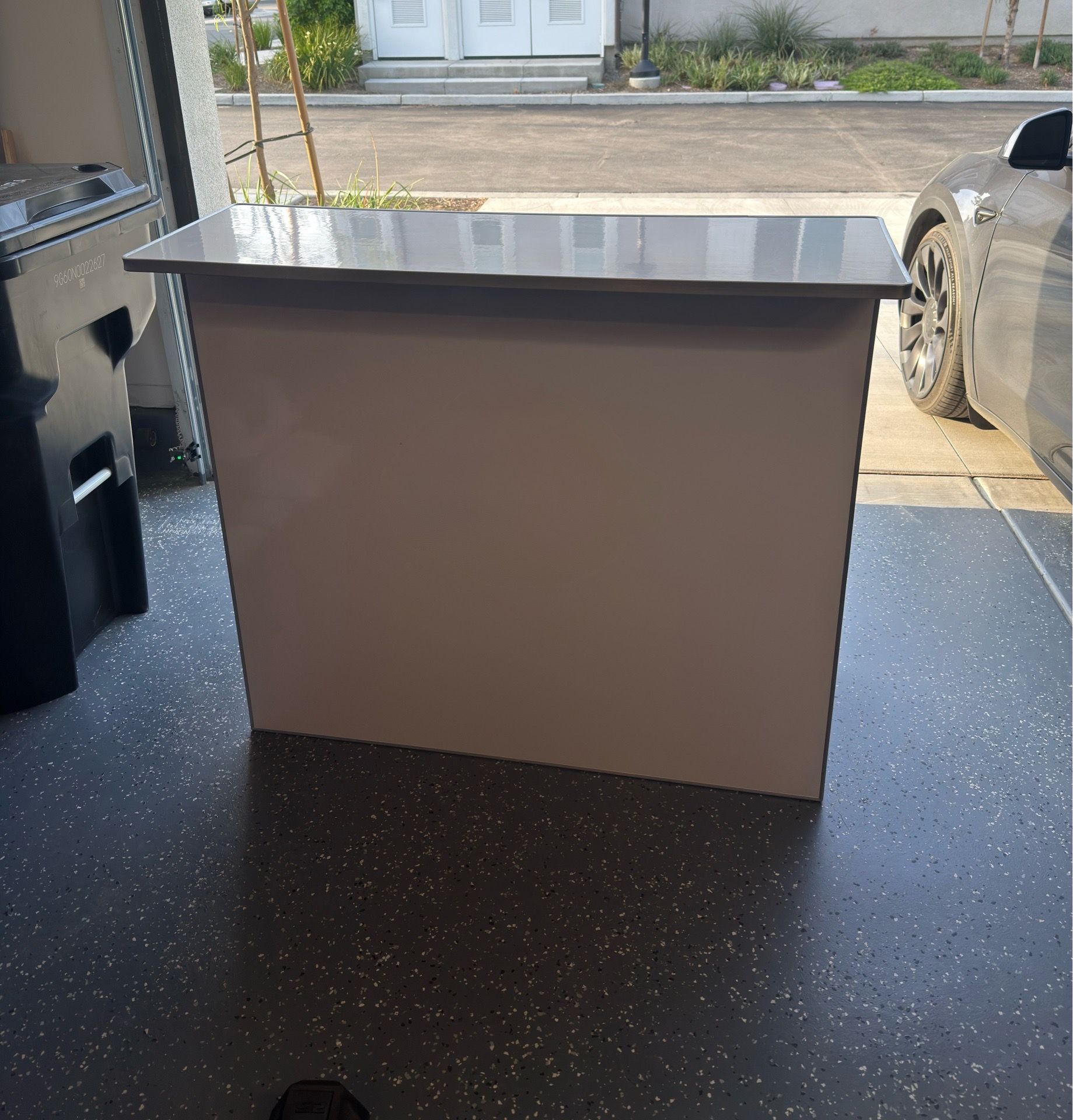 Foldable bar event stand