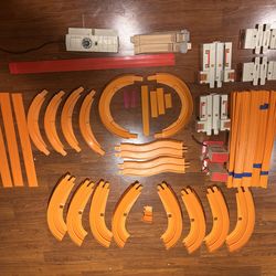 Massive 1970s Hot Wheels Sizzlers Collection - Ford J-Car, Working Timer Power Pit, 45+ Tracks