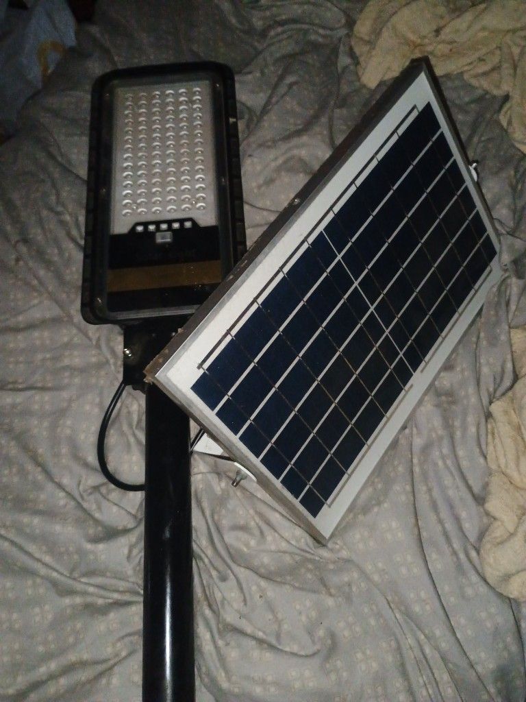 JD 90 Bulb Led Solar Light With Solar Panel 40.00