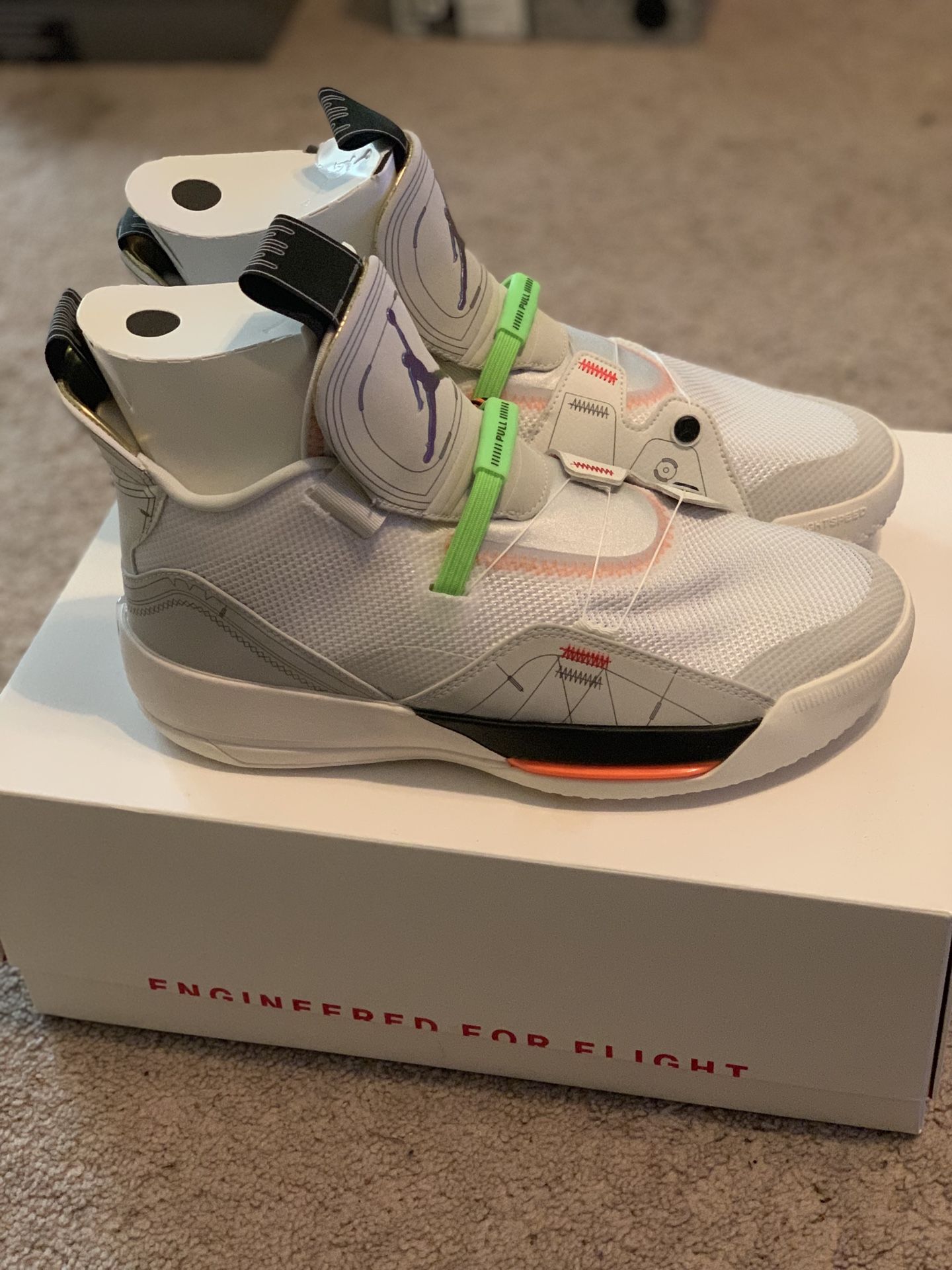 DS Air Jordan 33 “Grey”