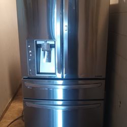 L G. Refrigerator Ice Maker Water Dispenser Everything Good 
