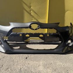 2015-2018 TOYOTA PRIUS C FRONT BUMPER OEM