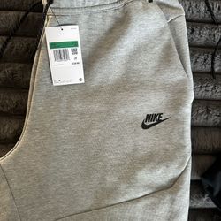 Nike Tech Sweats 