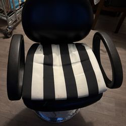 Black Salon Chair