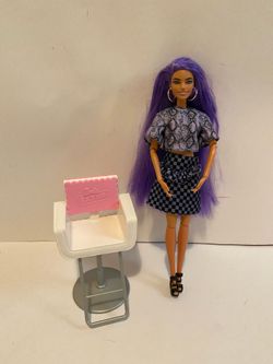 Barbie Extra 2020 doll with salon chair