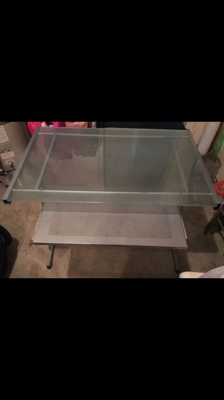 Desk $20