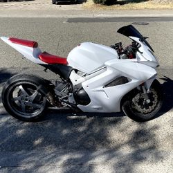 07 Honda VFR 800