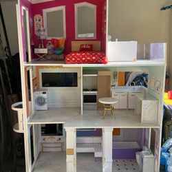 Rainbow High Doll House